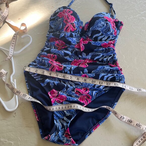 Lilly Pulitzer Farlee One Piece Swimsuit in Low Tide Navy Its Ofishell Size 6 - Picture 10 of 10